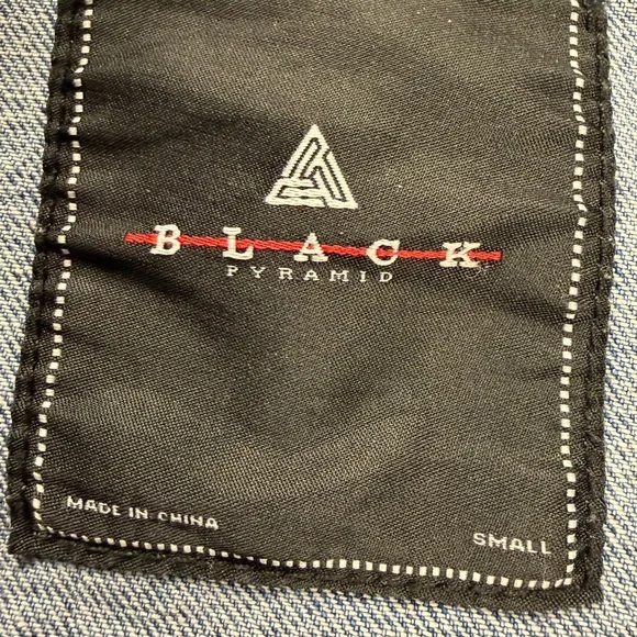 BLACK PYRAMID SPACE JACKET WITH PATCHES - SIZE SMALL - Picture 5 of 6